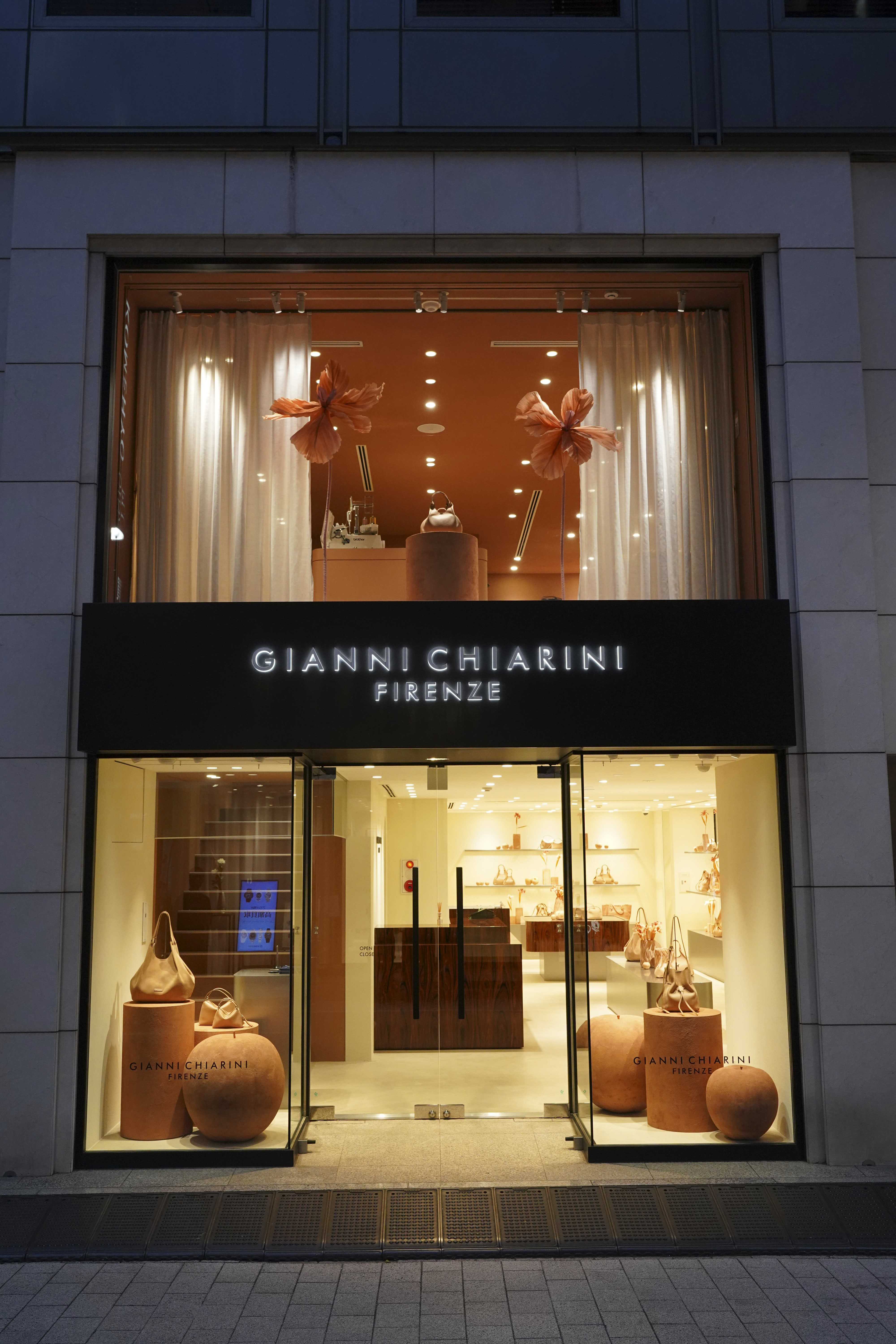 ジャンニ キアリーニ銀座店リニューアルオープン！